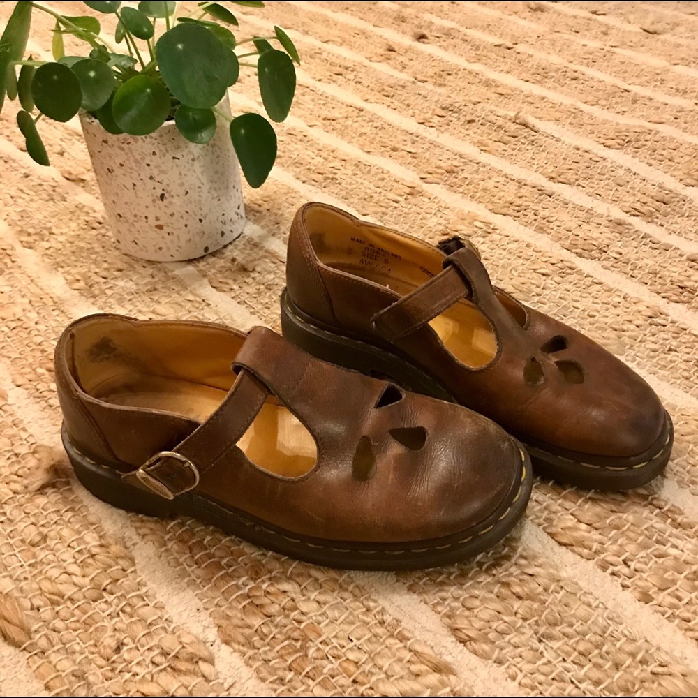 Vintage Dr. Martens 8062 Mary Janes - size 7/8